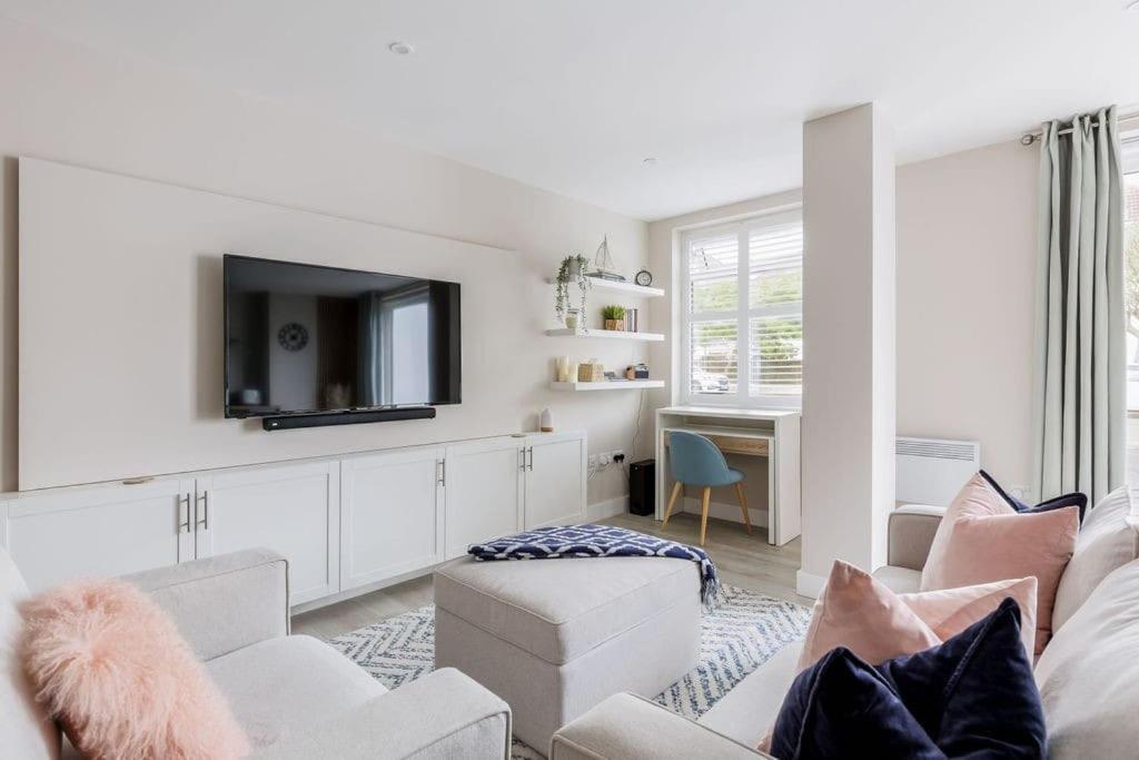 Modern 2 Bed, Cliff Top & Parking, F6 Bournemouth Dış mekan fotoğraf