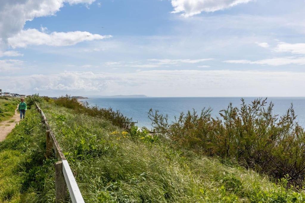 Modern 2 Bed, Cliff Top & Parking, F6 Bournemouth Dış mekan fotoğraf